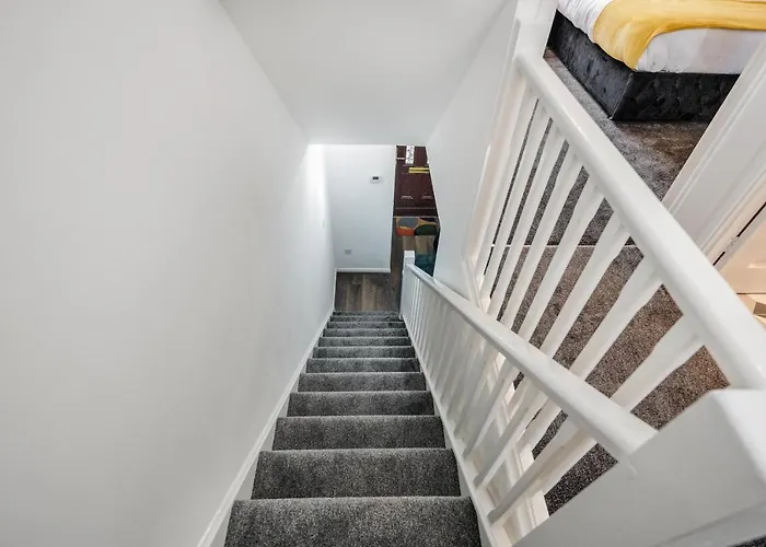 Lovely House In Dagenham / Barking With Free Parking, Wifi & Garden