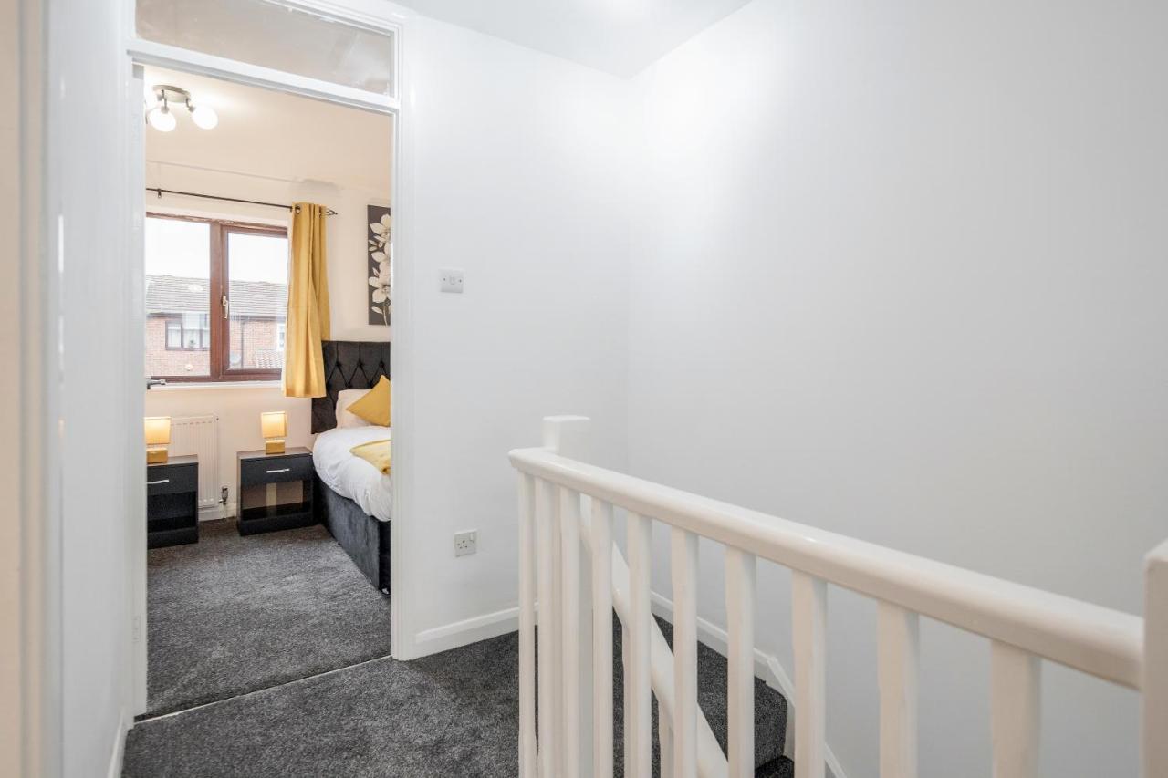 Lovely House In / Barking With Free Parking, Wifi & Garden Holiday home